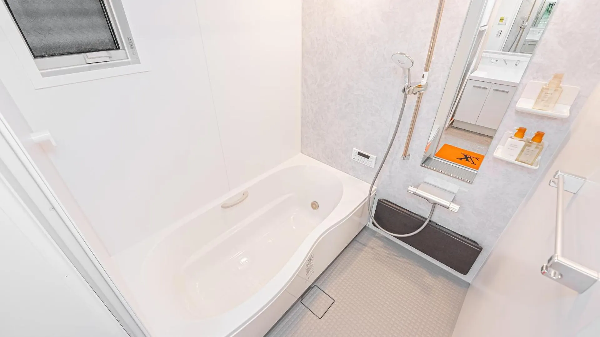 Kyara House A Hotel Tokyo